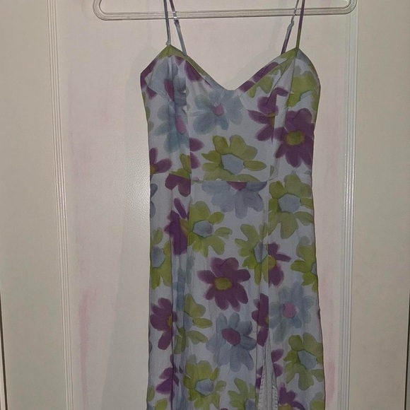 Aritzia Sunday Best Viola Midi Dress in Grey Sky/Pear Green. - Picture 4 of 7